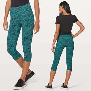 Lululemon In Movement Crop Everlux 19" sz 4 Kitakami Viridian Green Black